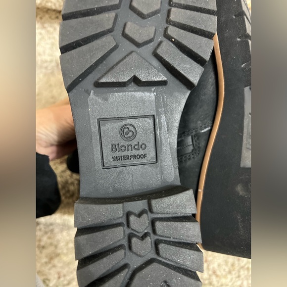 NWOT Blondo Dakota Waterproof Ankle Boot. Color: Black Nubuck Size: 6.5 - Picture 9 of 9